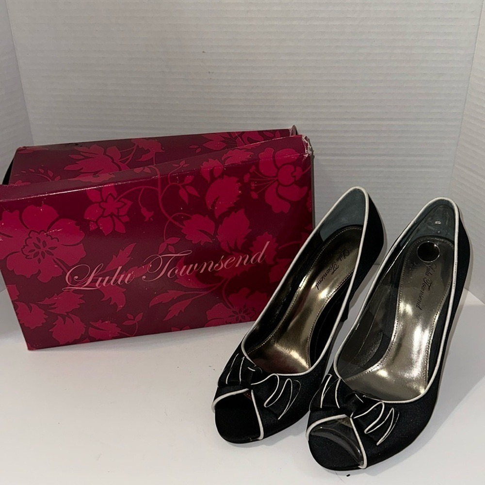 Lulu Townsend Fibina Black Satin Peep‎ Toe Bow Pumps Heels 9 M Black Luster